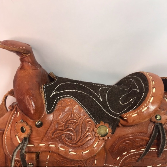 Vintage Rare Tan Stamped Hand Tooled Embossed Leather Saddle Top Shoulder Bag - Picture 7 of 16